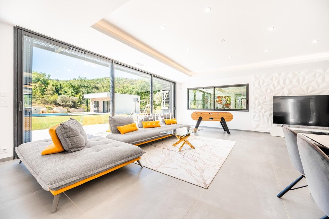 House in Greoux-les-Bains, Provence-Alpes-Côte d'Azur, France 5 - 15987261