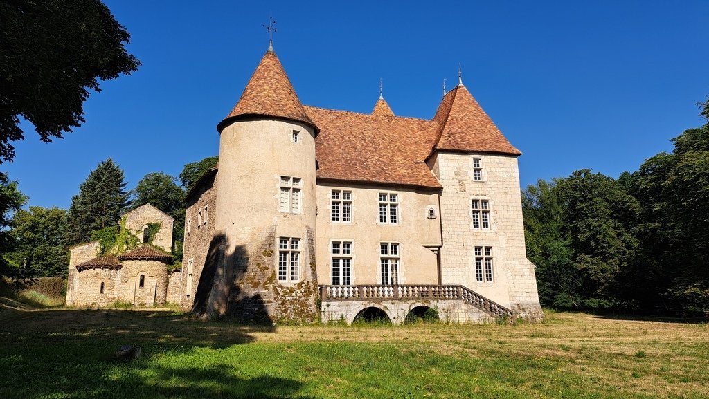 Whispers of the Sioule: A 13th-Century Castle’s Timeless Embrace