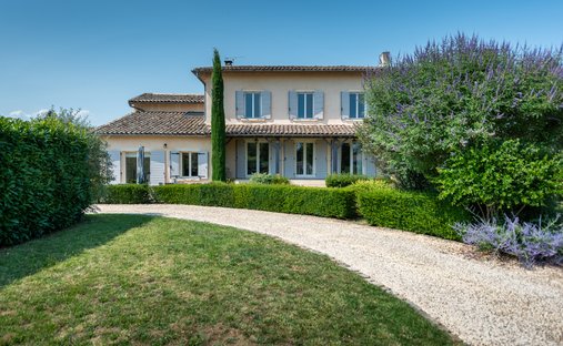 Castle for Sale in Villefranche-sur-Saone, Auvergne-Rhône-Alpes, France