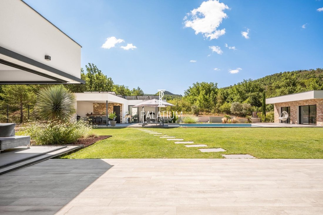 House in Greoux-les-Bains, Provence-Alpes-Côte d'Azur, France 4 - 15987261