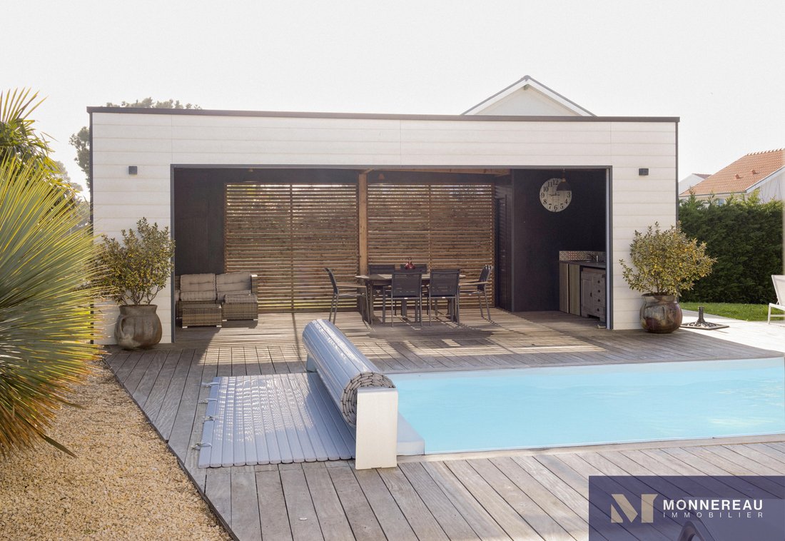 Villa in Saint-Palais-sur-Mer, Nouvelle-Aquitaine, France 4 - 16131229