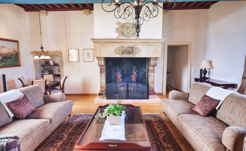 Castle for Sale in Monségur, Nouvelle-Aquitaine, France