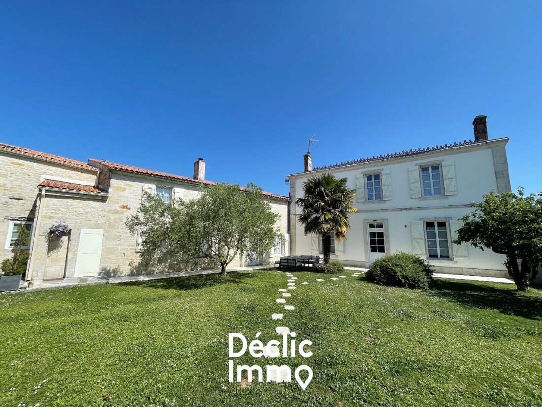House in Sainte-Soulle, Nouvelle-Aquitaine, France 1 - 16130449