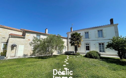 House in Sainte-Soulle, Nouvelle-Aquitaine, France 1