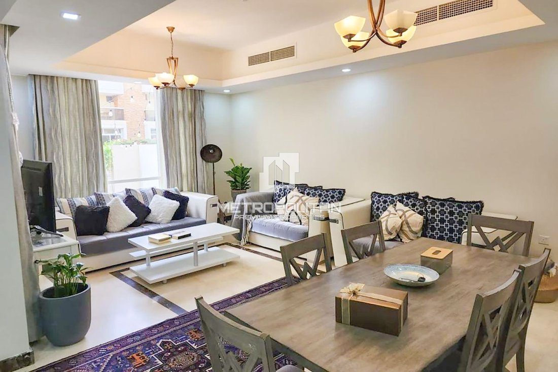 Townhouse in JVC / Jumeirah Village Circle, Dubai, United Arab Emirates 1 - 16131525
