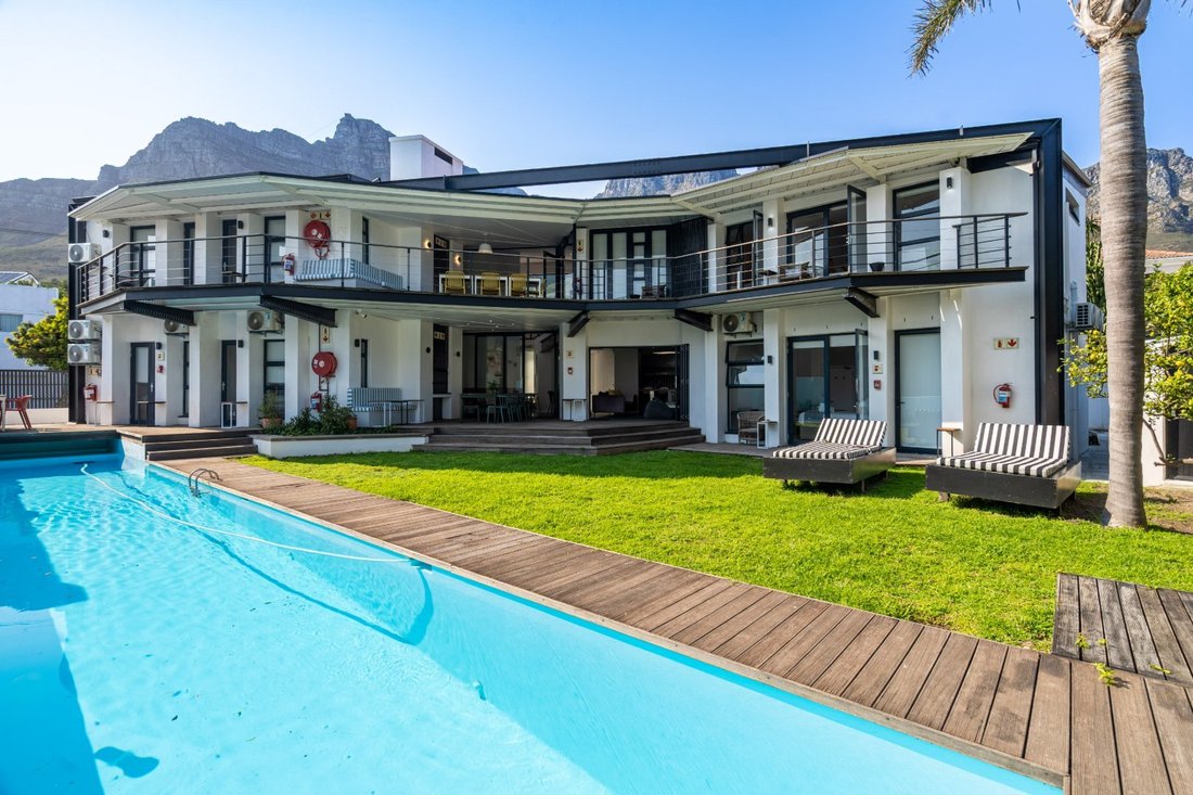 House in Bakoven, Cape Town, South Africa 1 - 16131589