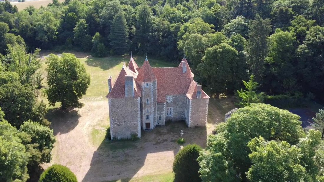 Whispers of the Sioule: A 13th-Century Castle’s Timeless Embrace