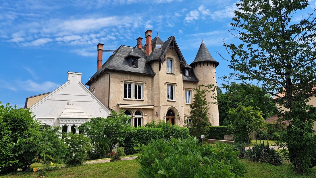 La Tour des Rêves: A Neo-Gothic Masterpiece in Auvergne’s Heart
