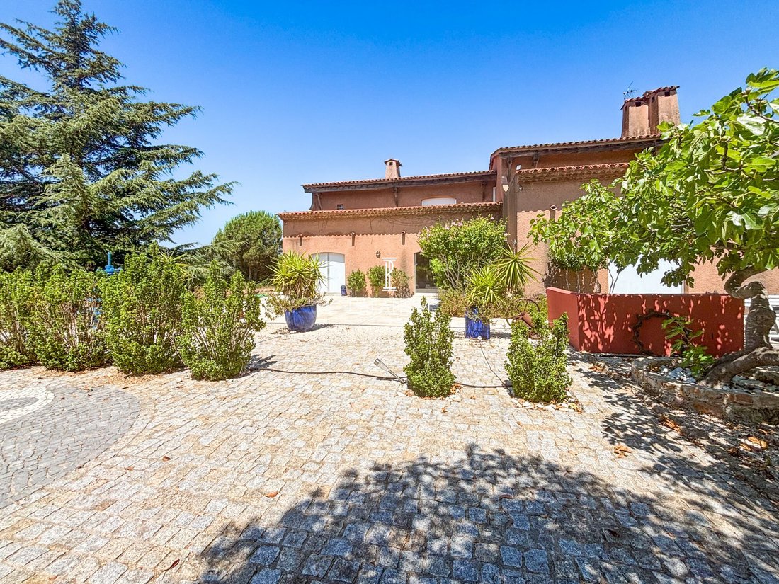 House in Ville-Les Saquedes-Le Bouillonnet, Sainte-Maxime, France 3 - 15823004