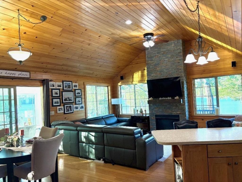 House in Monmouth, Maine, United States 3 - 16133704