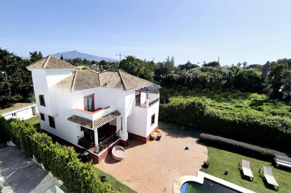 Villa in Guadalmina Baja, San Pedro de Alcantara, Spain 2 - 16129812