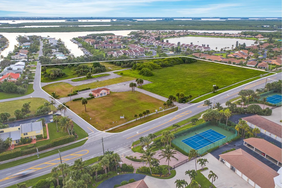 Land in Fort Pierce, Florida, United States 3 - 11875584