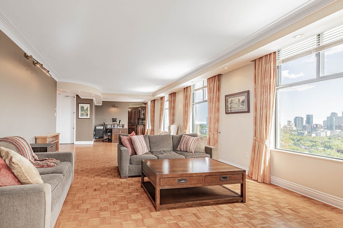 Condo in Toronto, Ontario, Canada 1 - 16133671