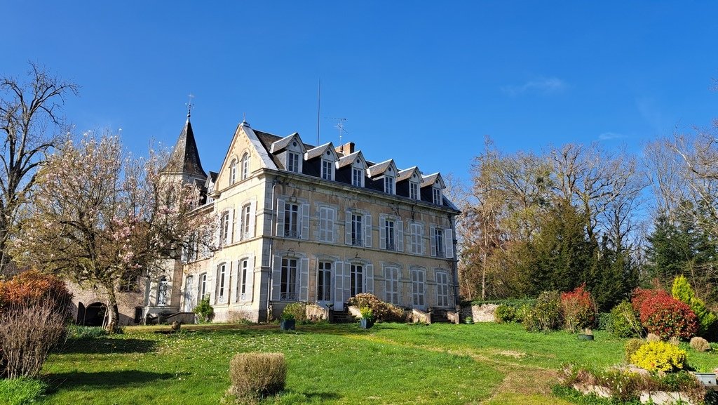 Château des Rêves Éternels: A Napoleon III Masterpiece in Auvergne’s Embrace