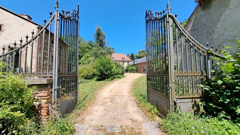 Castle in Marche, Vichy, France 4 - 16130222