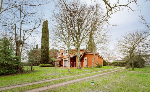 House in Amidonniers-Caffarelli, Toulouse, France 1