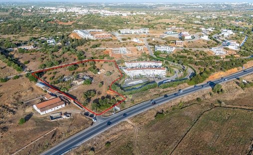 Land in Mexilhoeira Grande, Algarve, Portugal 1