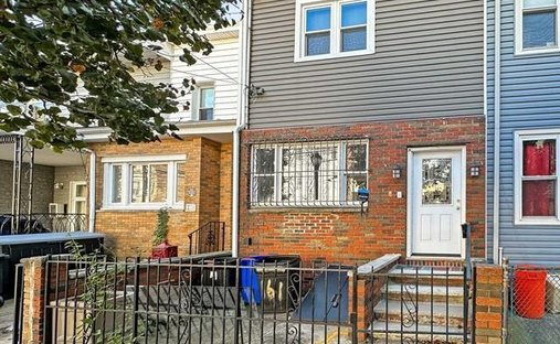 House in Union City, New Jersey, United States 1