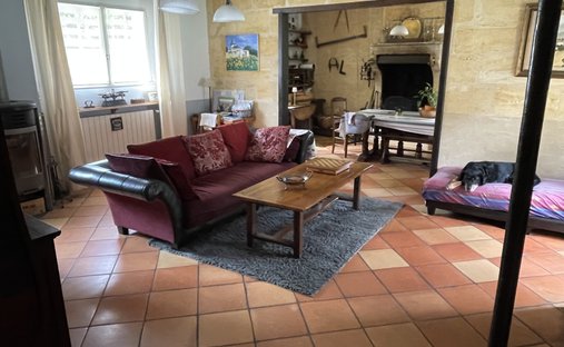 Castle for Sale in Langoiran, Nouvelle-Aquitaine, France