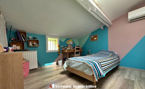 Castle for Sale in Langoiran, Nouvelle-Aquitaine, France