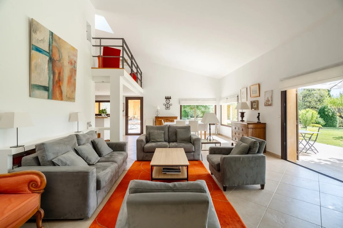 House in Vaugines, Provence-Alpes-Côte d'Azur, France 5 - 16132219