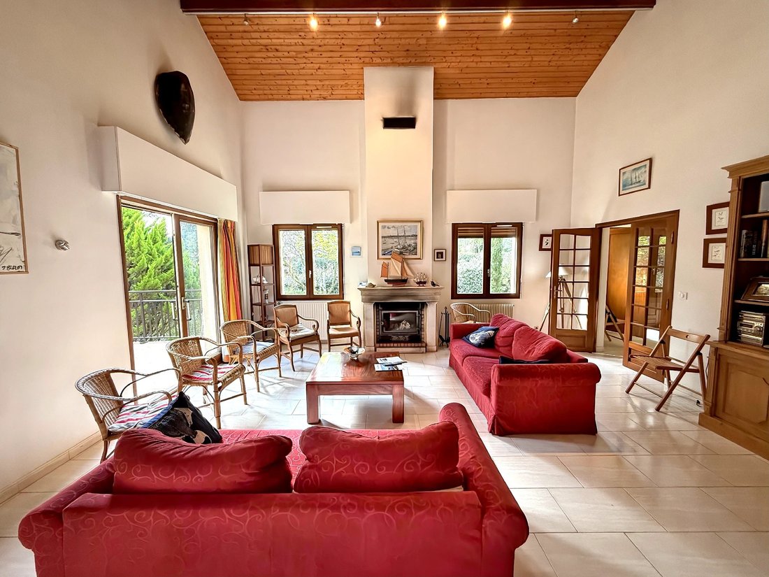 Villa in Aiguillon, Arcachon, France 2 - 16130383