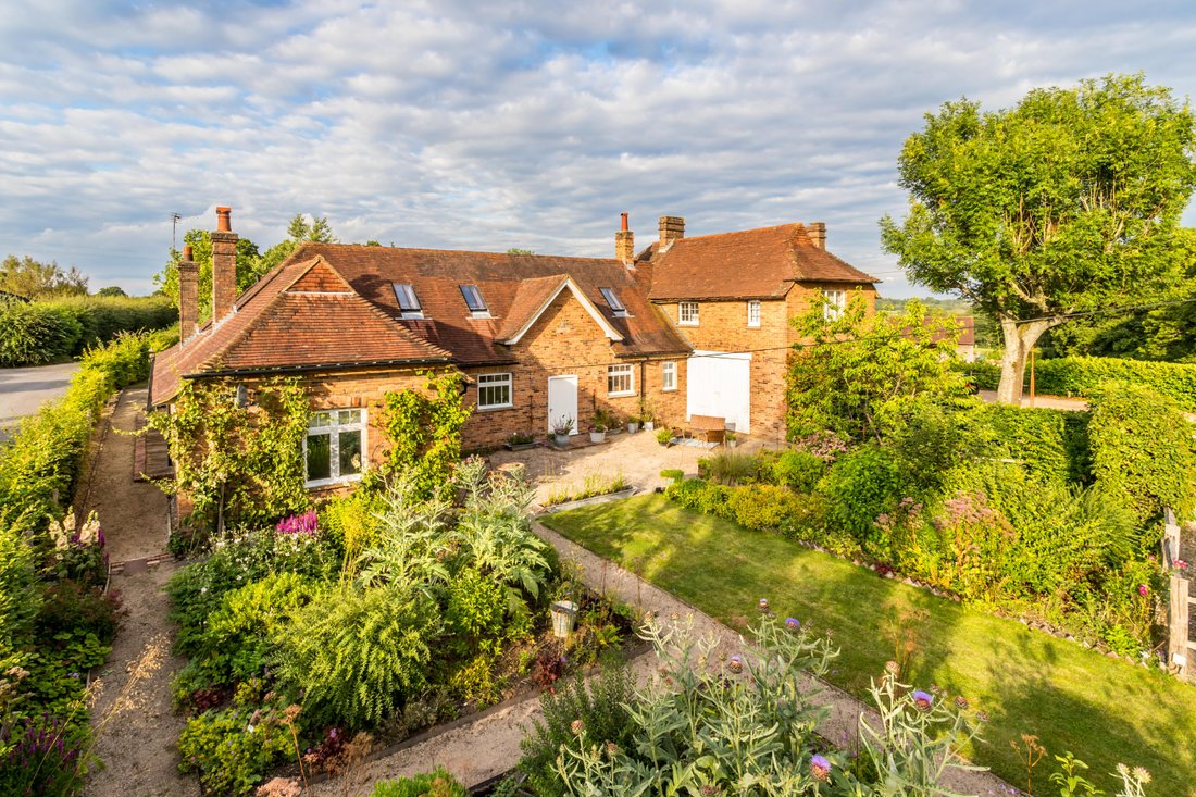 House in Rotherfield, England 1 - 16132337