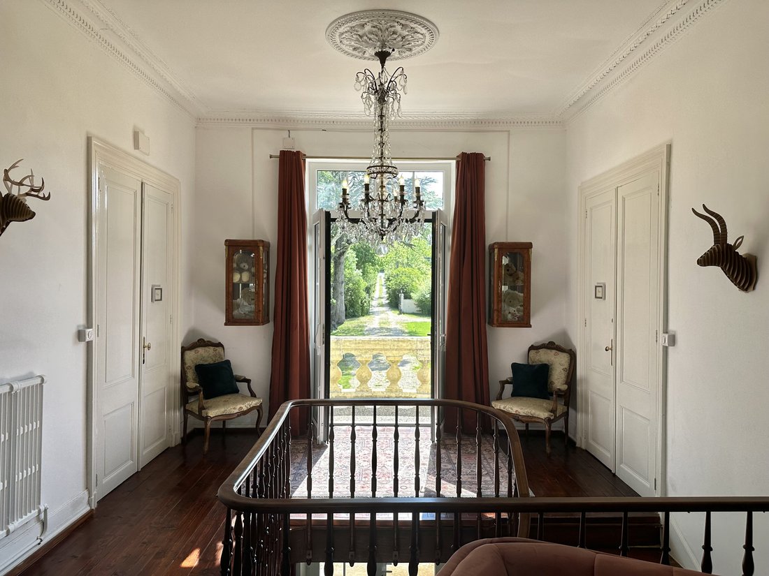 Château Whispers: A Timeless Manor Amidst Monbazillac’s Golden Vines