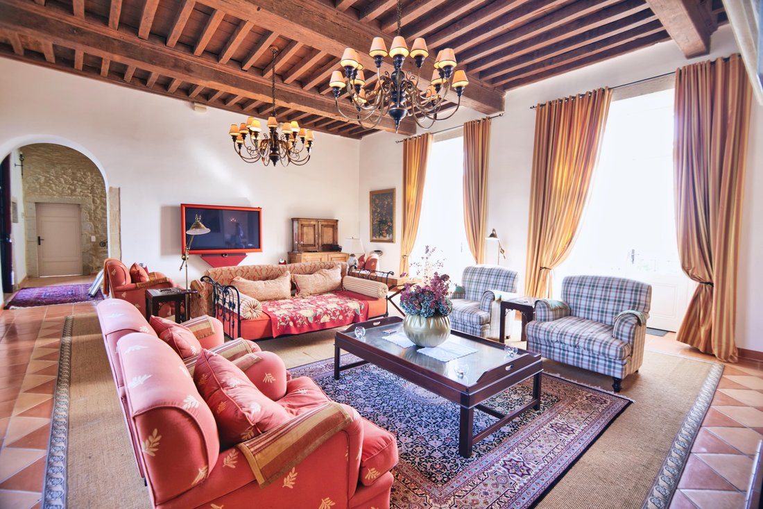 Whispers of Elegance: A Gironde Château Crowned in Vine & Sky