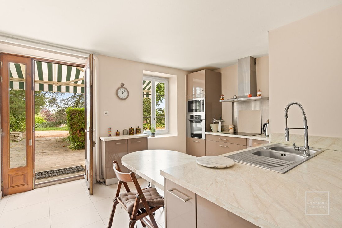 House in Charbonnieres-les-Bains, Auvergne-Rhône-Alpes, France 5 - 16130198