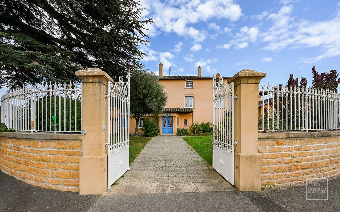 House in Arnas, Auvergne-Rhône-Alpes, France 1 - 16130768