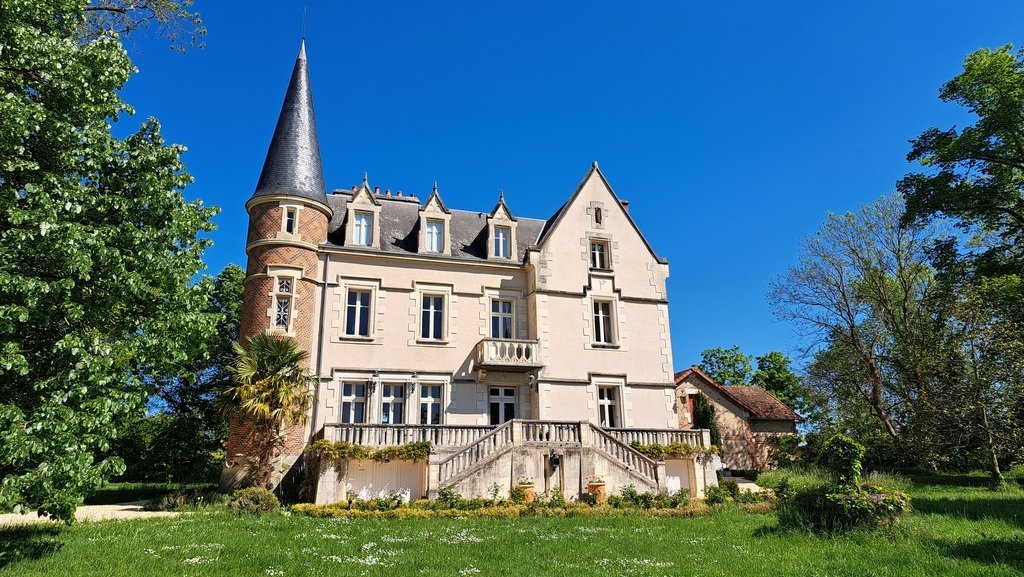 Château des Rêves: A Neo-Renaissance Jewel in Auvergne’s Golden Valley