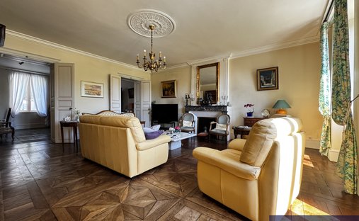 Castle for Sale in Barbezieux-Saint-Hilaire, Nouvelle-Aquitaine, France