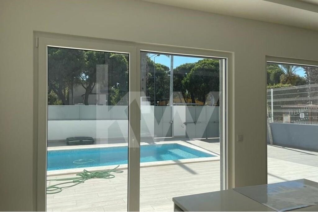 Townhouse in Caparica e Trafaria, Setubal, Portugal 2 - 16133776