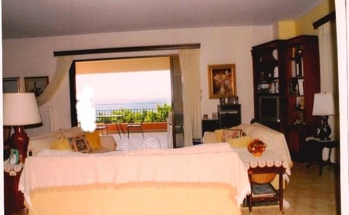 House in Makronisos, Aegean, Greece 1
