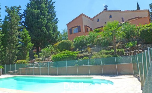 House in Ouest, Peymeinade, France 1