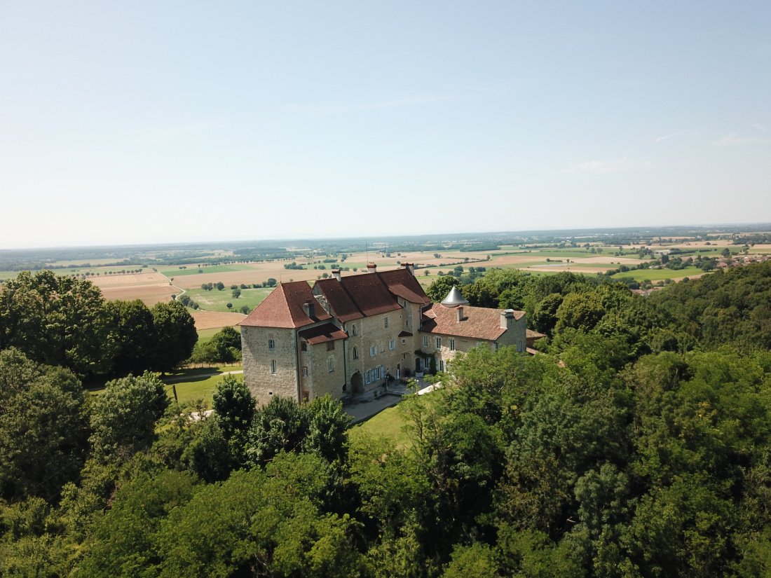 A Sunlit Medieval Château Between Geneva & Lyon’s Golden Light