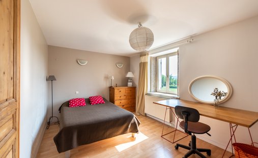 Castle for Sale in Villefranche-sur-Saone, Auvergne-Rhône-Alpes, France