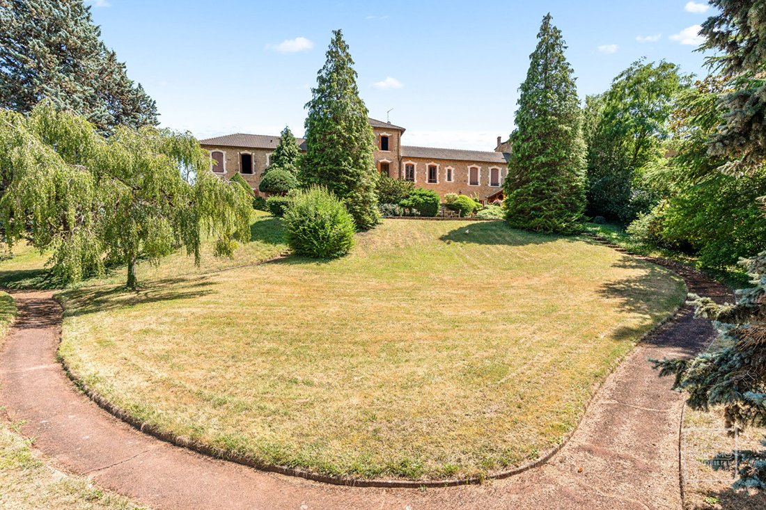 House in Arrondissement of Villefranche-sur-Saône, Auvergne-Rhône-Alpes, France 2 - 16130763