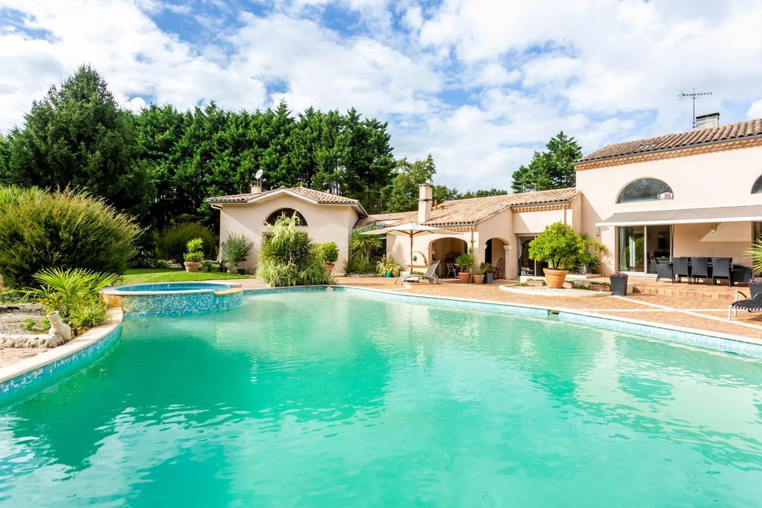 House in Le Monteil-Paul Montagne, Pessac, France 1 - 16132016