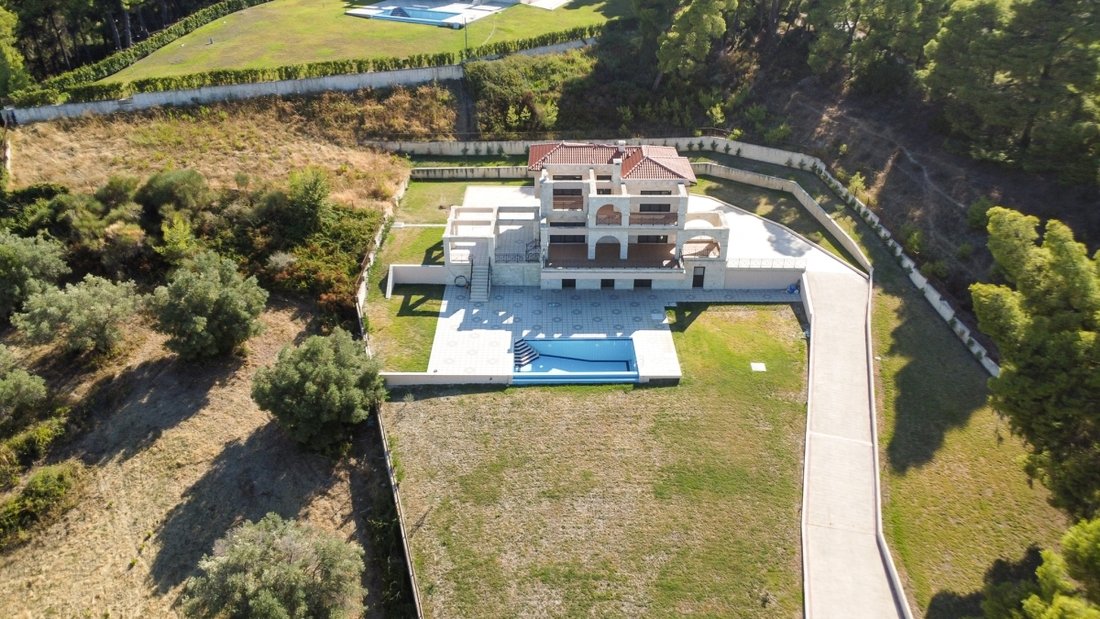 Villa in Pallini Municipal Unit, Macedonia and Thrace, Greece 2 - 14245444