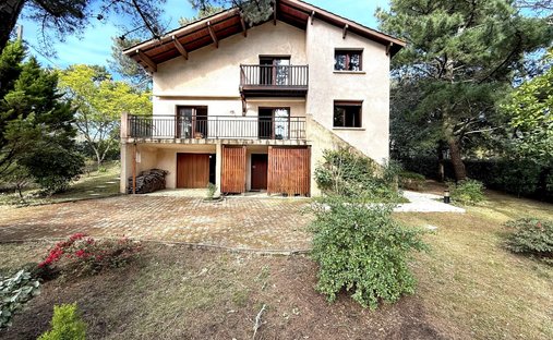 Villa in Aiguillon, Arcachon, France 1