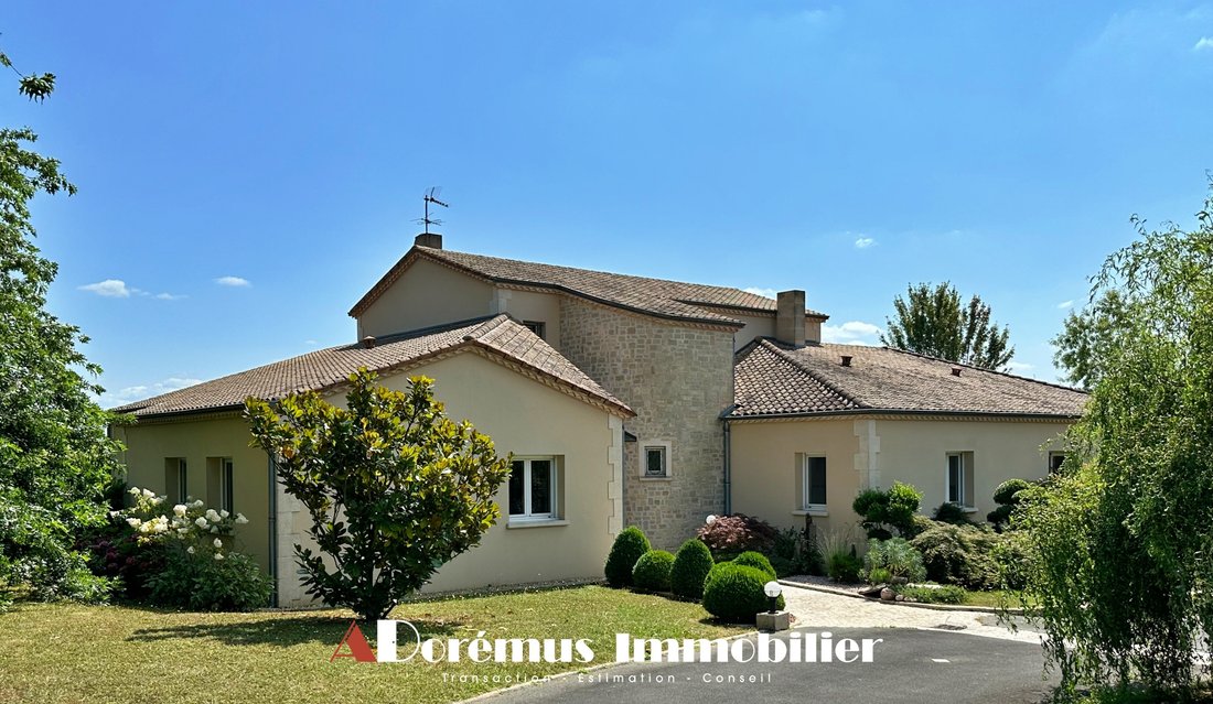House in Tresses, Nouvelle-Aquitaine, France 1 - 16130310
