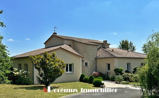 House in Tresses, Nouvelle-Aquitaine, France 1