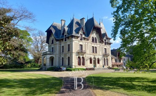 Castillo en Châtellerault, Nueva Aquitania, Francia 1