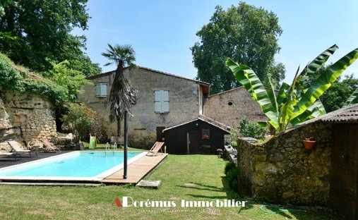 Castle for Sale in Langoiran, Nouvelle-Aquitaine, France