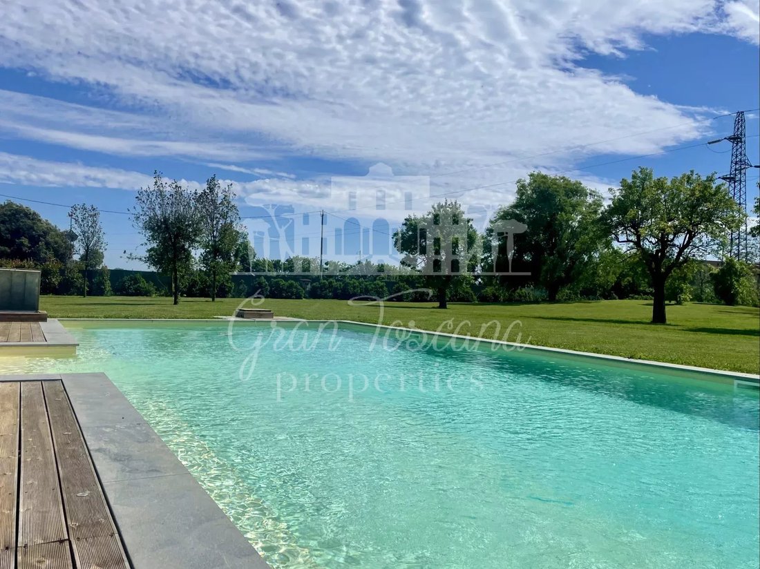 Villa in Pietrasanta, Tuscany, Italy 2 - 16130404