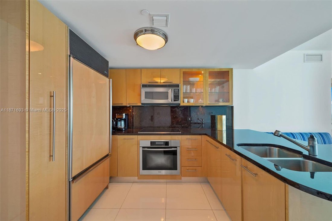 Condo in Miami Beach, Florida, United States 5 - 16132796