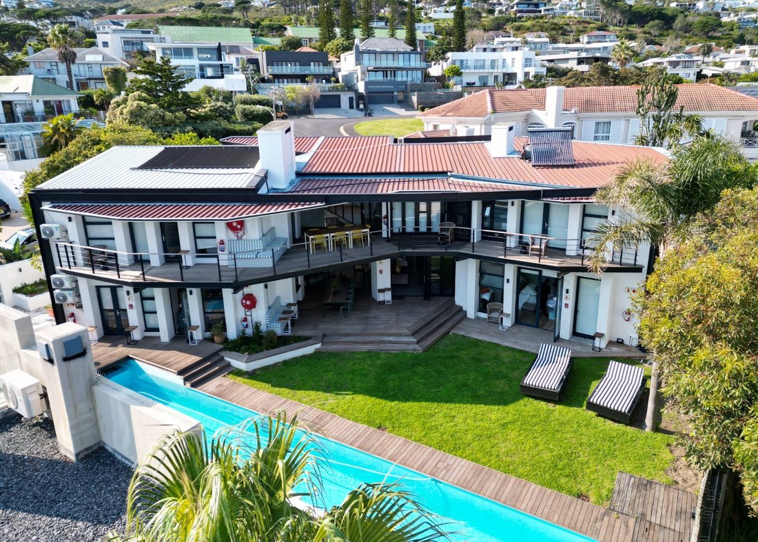 House in Bakoven, Cape Town, South Africa 4 - 16131589