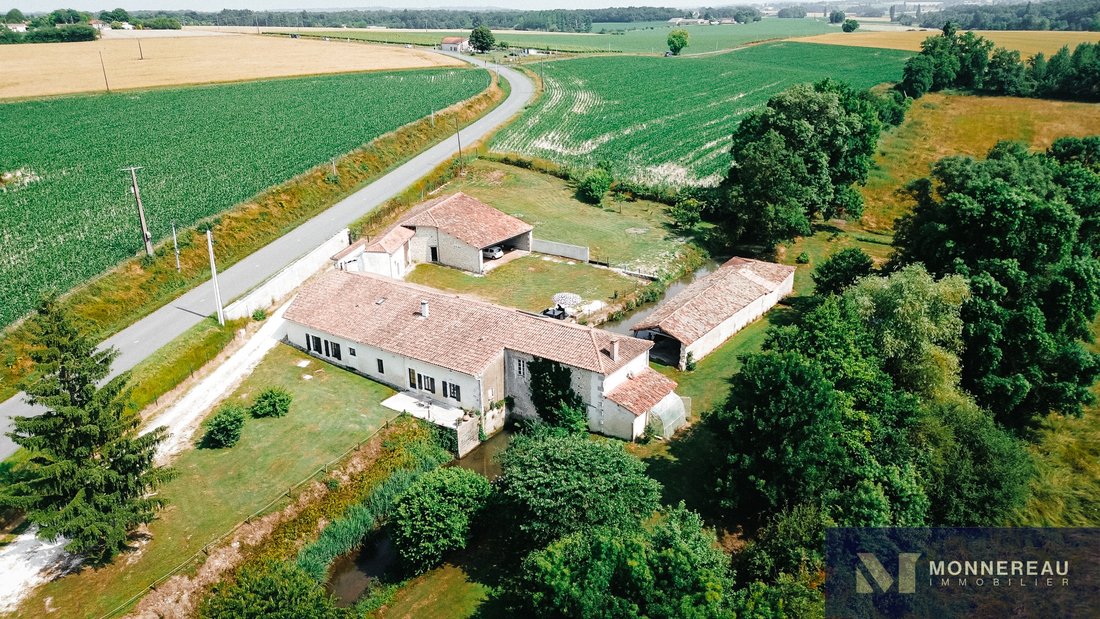 House in Challignac, Nouvelle-Aquitaine, France 1 - 16130871